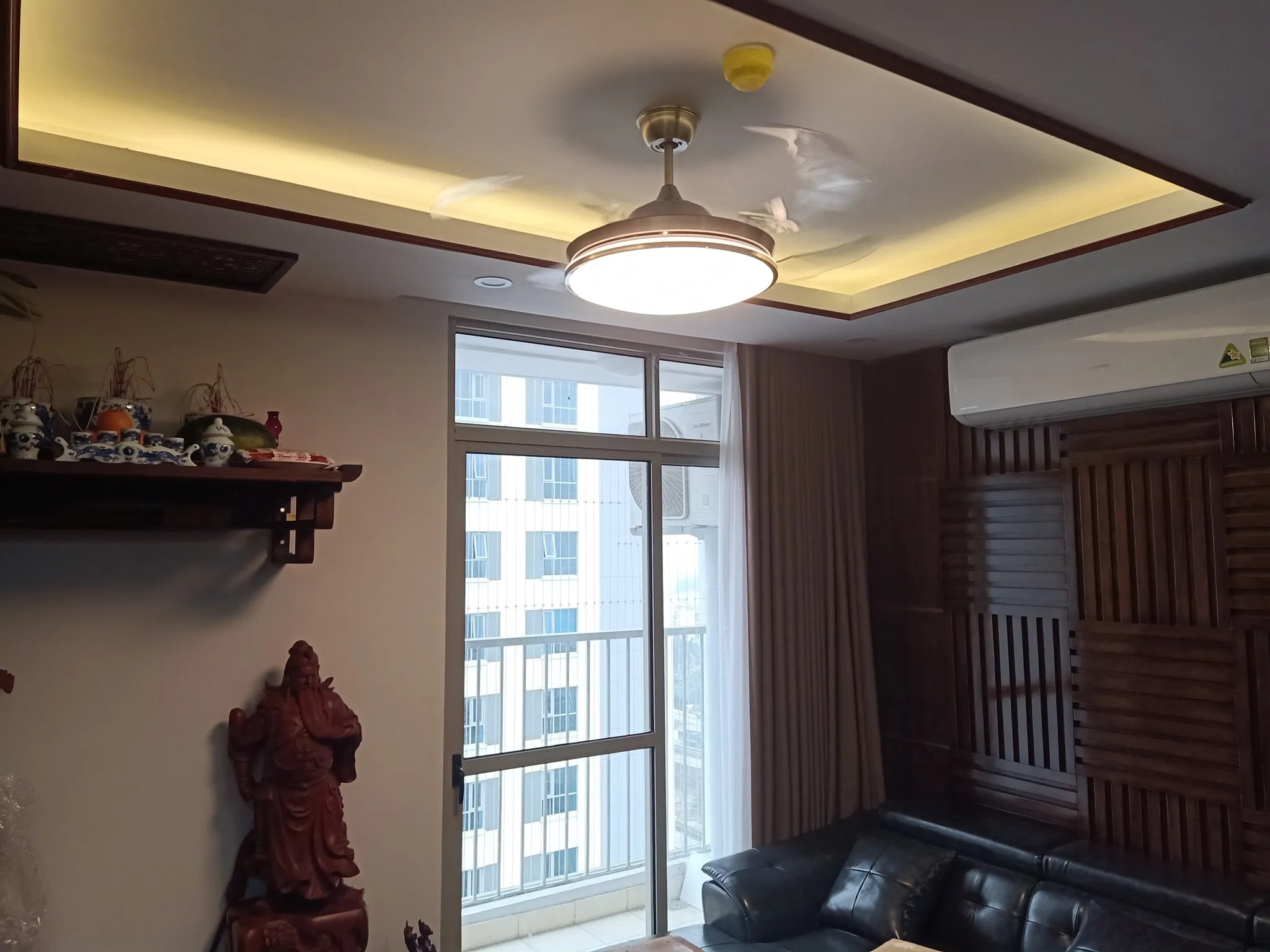quạt trần dấu cánh
