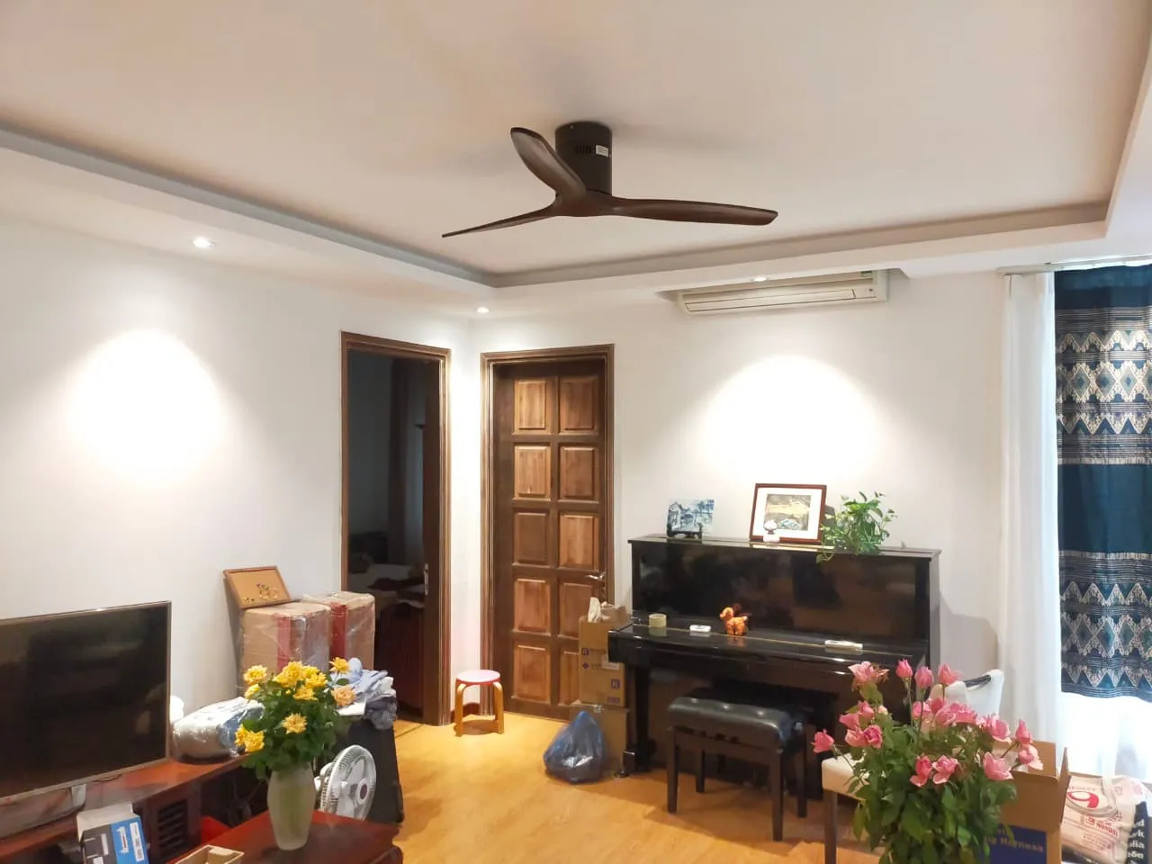 Quạt trần 3 cánh dùng động cơ BLDC