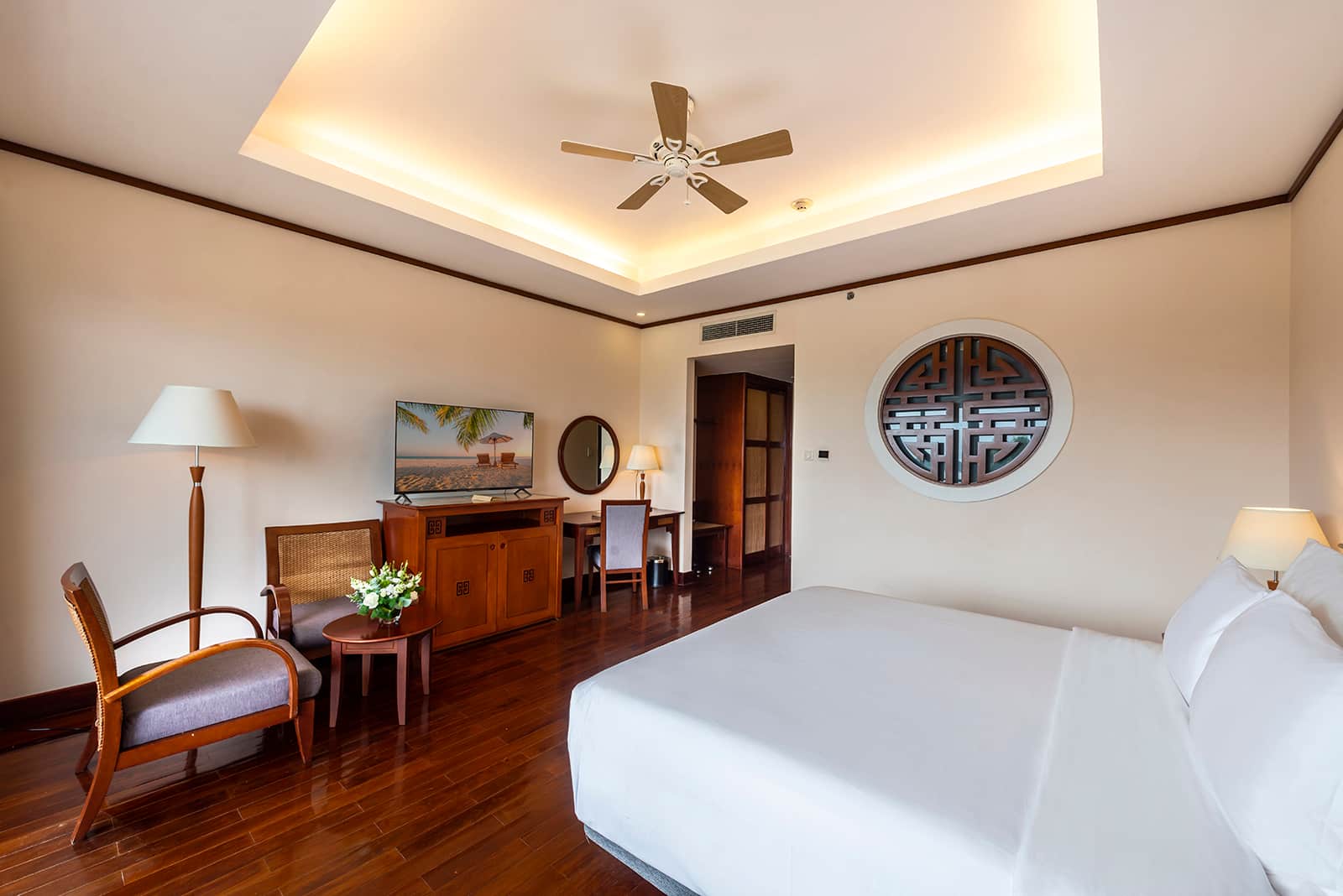 Kiểu dáng sang trọng, cao cấp