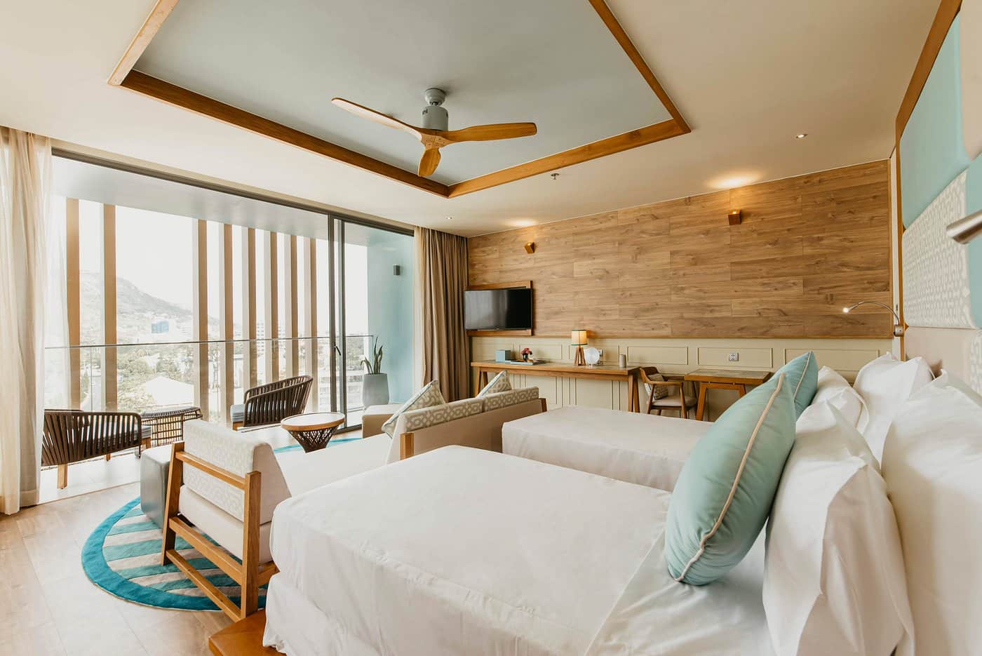 Quạt trần LuxuryFan mang đến luồng không khí dịu nhẹ và tĩnh lặng