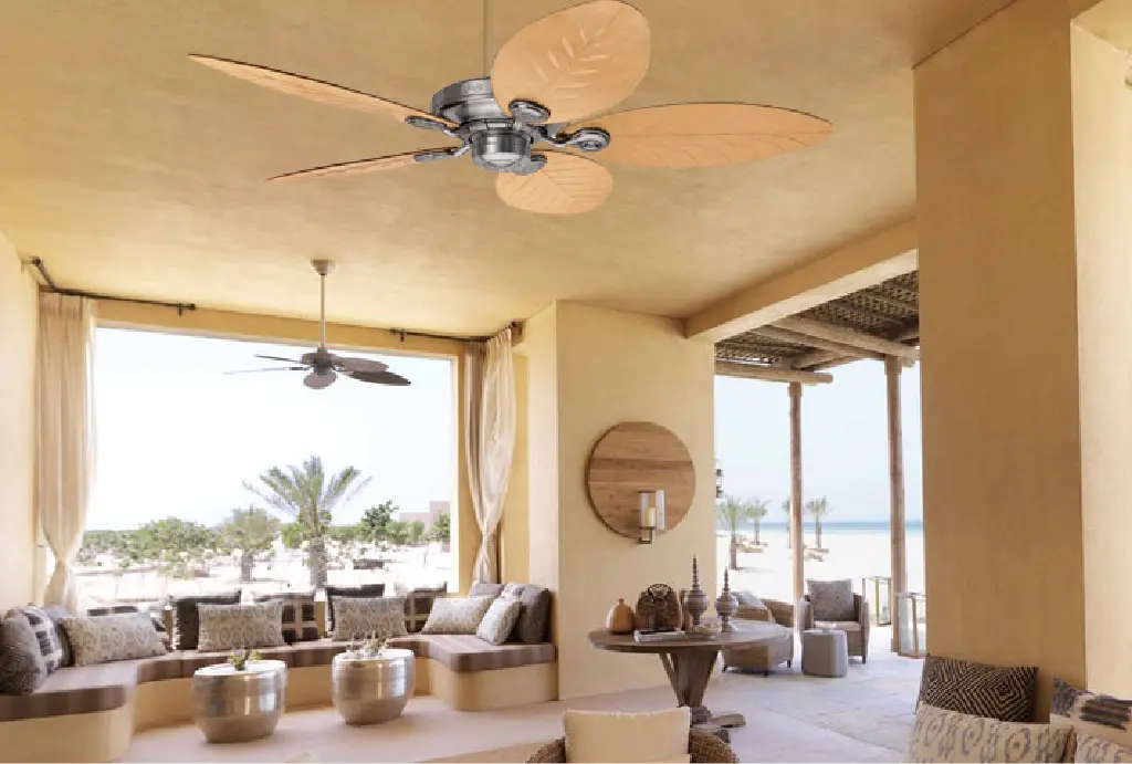 Hunter Outdoor 24325 nổi bật với 5 cánh composite tạo hình lá và bề mặt mô phỏng vân lá tự nhiên