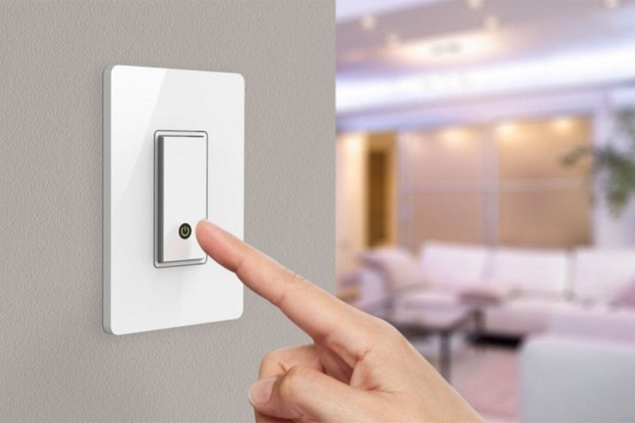 Một yếu tố ít được chú ý nhưng ảnh hưởng lớn đến nhiệt độ phòng là các nguồn sinh nhiệt bên trong