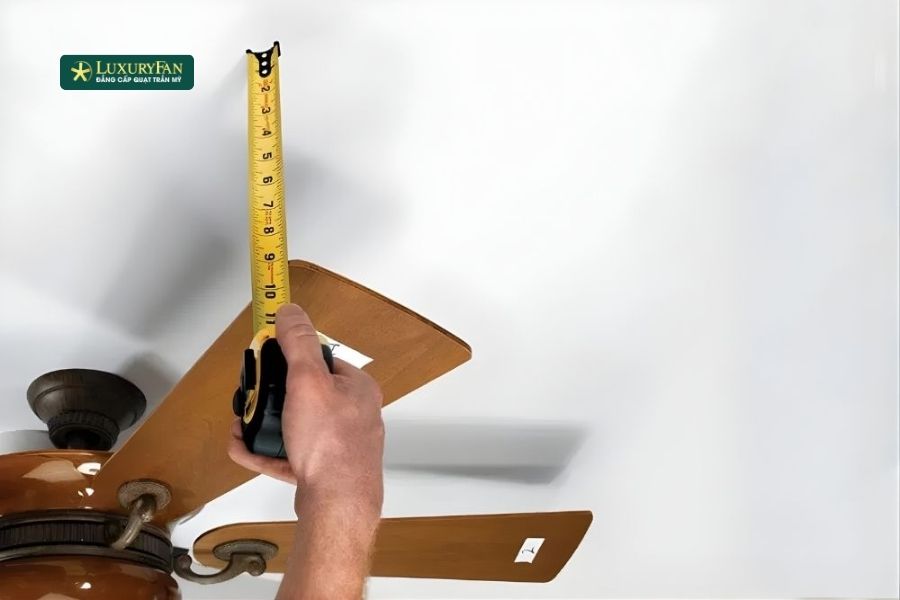 Đo và điều chỉnh độ cân của các cánh