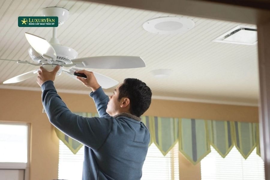 Để quạt trần hoạt động ổn định, êm ái và bền lâu theo thời gian, việc sử dụng đúng cách và bảo trì định kỳ là vô cùng quan trọng