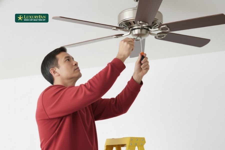 Hướng Dẫn Chi Tiết Cách Chỉnh Quạt Trần Không Cân