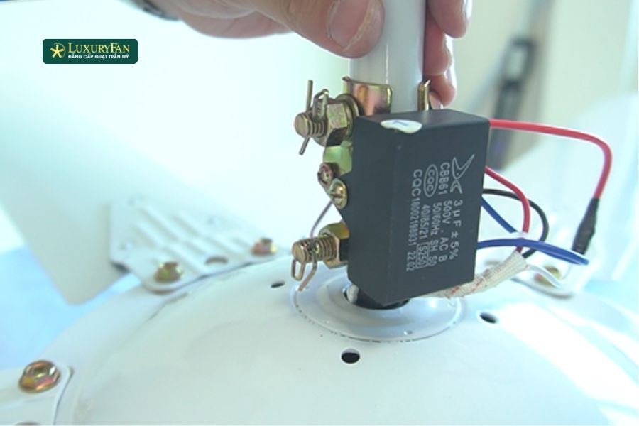 Không thể phủ nhận rằng thay tụ lớn hơn đôi khi mang lại kết quả rõ rệt ngay sau khi thực hiện. Quạt có thể quay nhanh hơn, gió mạnh hơn và khởi động dứt khoát hơn
