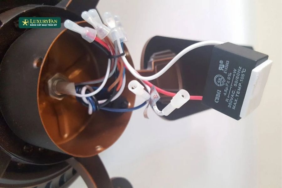 Việc thay tụ lớn hơn không chỉ đơn giản là tăng hiệu suất, mà còn kéo theo nhiều rủi ro tiềm ẩn.