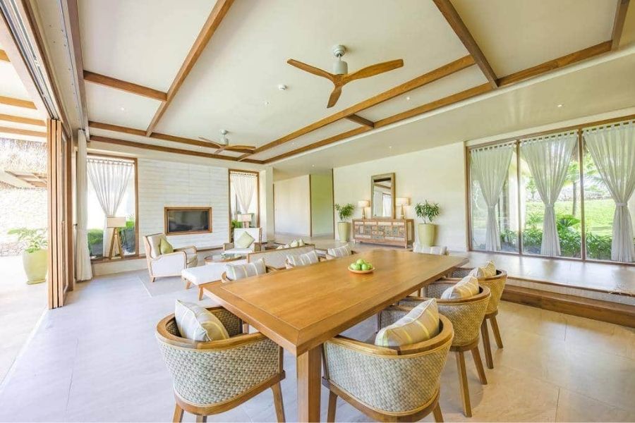 gười mệnh Thổ nên ưu tiên các mẫu quạt trần gỗ có màu vàng đồng, nâu gỗ, vàng champagne